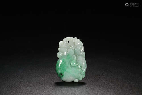 JADEITE PENDANT