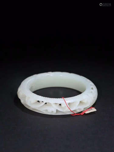 HETAIN JADE HOLLOW-OUT BANGLE