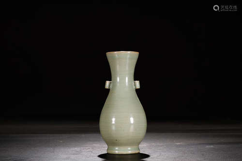 LONGQUAN YAO GREEN GLAZE DOUBLE-EAR VASE