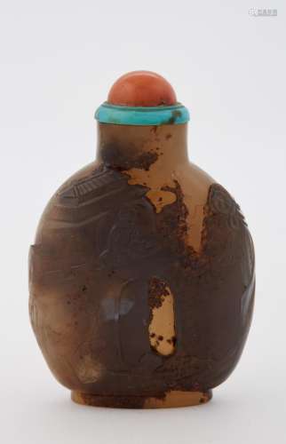 Chinese Agate Snuff Bottle with City Wall Design