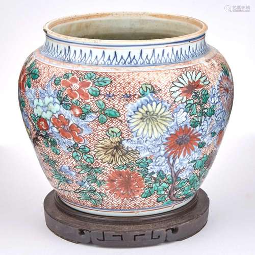 Chinese Wucai Glazed Vase