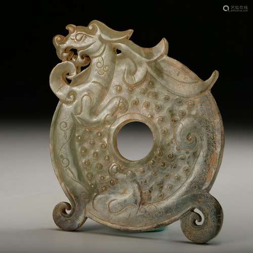 CHINESE ARCHAIC JADE DRAGON PENDANT