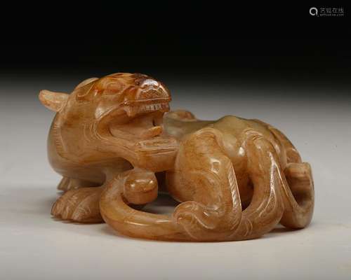 CHINESE ARCHAIC JADE BEAST