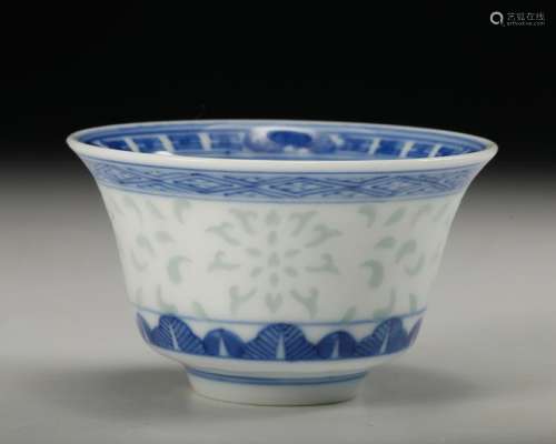 CHINESE BLUE WHITE PORCELAIN CUP