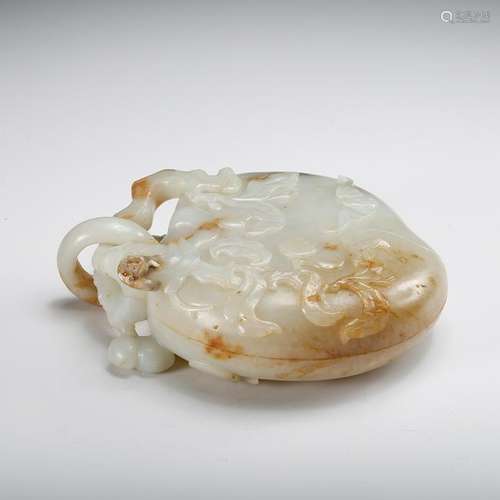 CHINESE WHITE JADE PEACH SHAPE COVER BOX