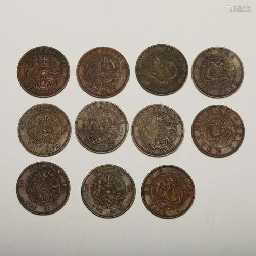 CHINESE SET OF BRONZE COINS