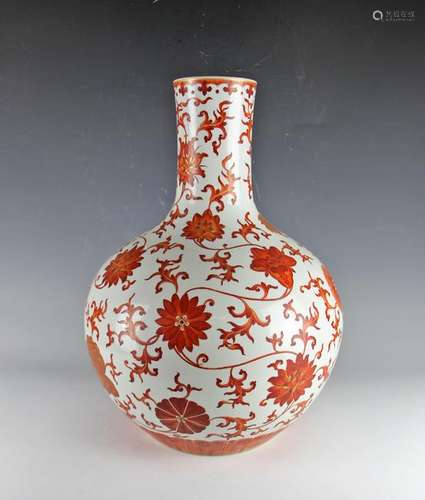 CHINESE IRON RED FOLIAGE PORCELAIN BOTTLE VASE