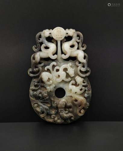 CHINESE ARCHAIC JADE DRAGON PENDANT