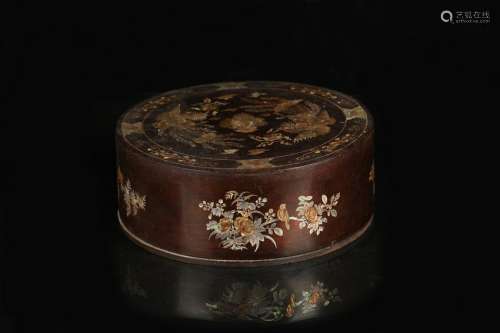 CHINESE ROSEWOOD COVER BOX WITH INLAID