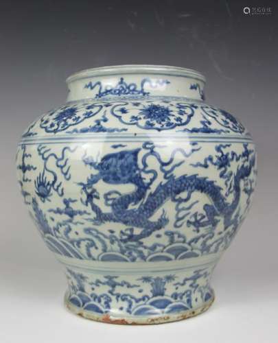 CHINESE BLUE WHITE DRAGON PORCELAIN JAR