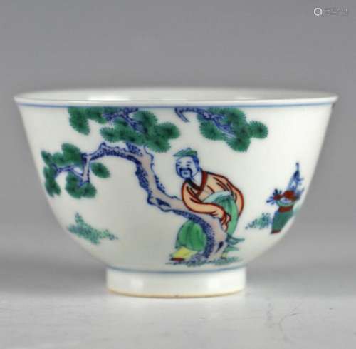 CHINESE DOUCAI PORCELAIN CUP W. MARK
