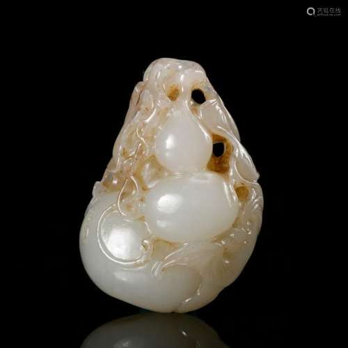 CHINESE WHITE JADE CARVED GOURD PENDANT