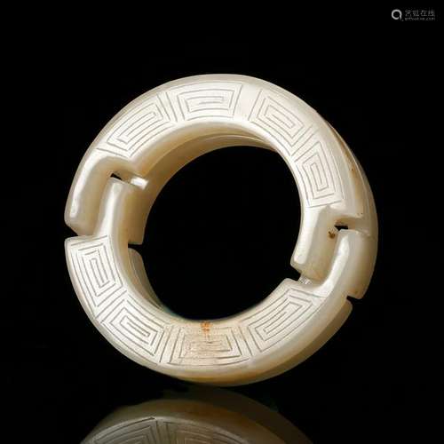 CHINESE WHITE JADE CARVED RING PENDANT