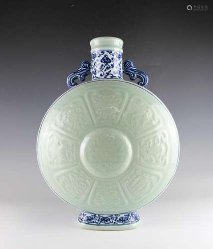 CHINESE CELADON GLAZED BLUE WHITE MOON FLASK VASE