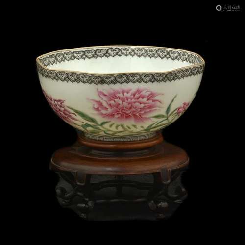 Chinese Eggshell Octagonal Enamel Bowl