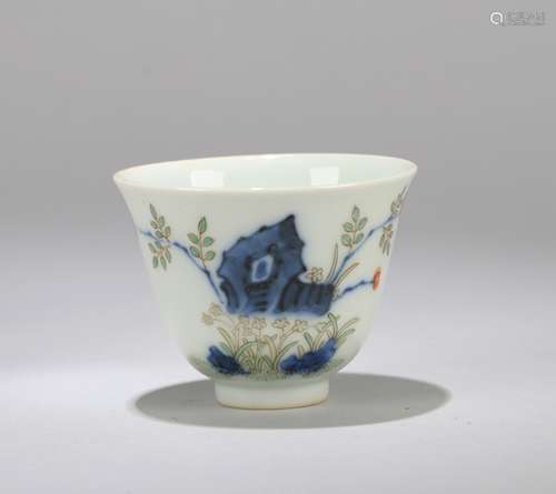 A Chinese Wu-Cai Glazed Blue and White Porcelain Cup