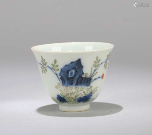 A Chinese Wu-Cai Glazed Blue and White Porcelain Cup