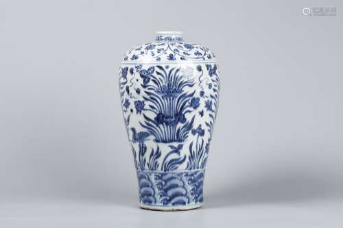 A Chinese Blue and White Porcelain Vase