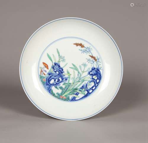 A Chinese Dou-Cai Glazed Porcelain Plate