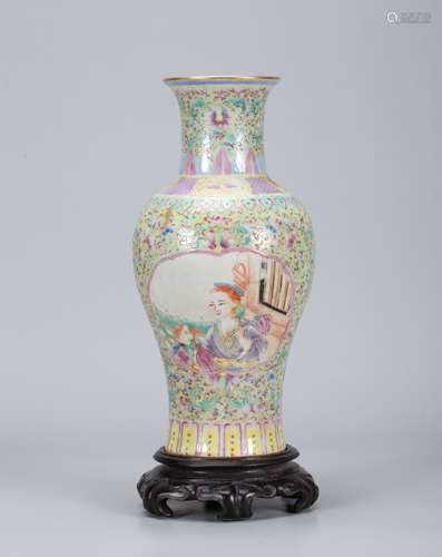 A Chinese Famille-Rose Porcelain Vase