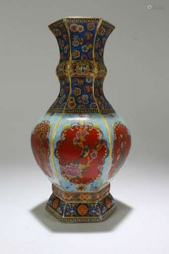 A Chinese Hexa-fortune Estate Porcelain Vase Display