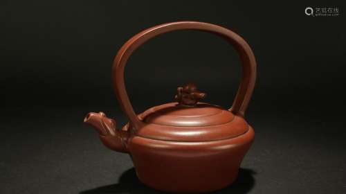 A Chinese Circular Myth-beast Tea Pot Display