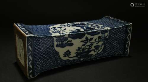 An Estate Chinese Blue and White Porcelain Pillow Stand