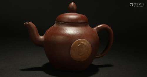 A Chinese General-icon Tea Pot Display