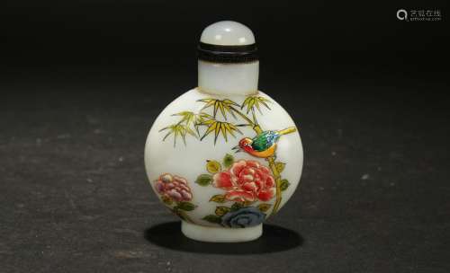 A Chinese Nature-sceen Estate Snuff Bottle Display