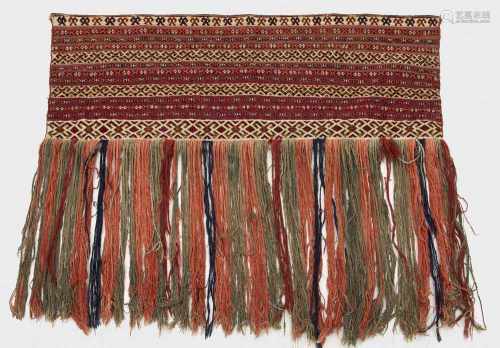 Antiker Gemtech-ZelteingangsbehangTurkmenistan. Um 1880-1890. Wolle auf Wolle. Lange Zierfransen aus
