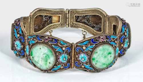 Cloisonné Armband mit Jademedaillons aus den 1960er JahrenSilber, teilw. polychromes Emailcloisonné.