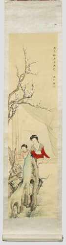 Chinesisches Rollbild mit KirschblüteTusche auf Seide. Szenische Darstellung von zwei aus dem