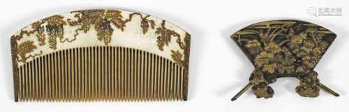 Japanischer Kanzashi-Haarkamm und TischkartenhalterElfenbeinfarbener Bakelit und Metall. Erhabener