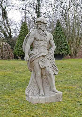 Italienischer Bildhauer(Tätig im 19./20. Jh.)Statue einer antiken GottheitHellgrauer Sandstein.