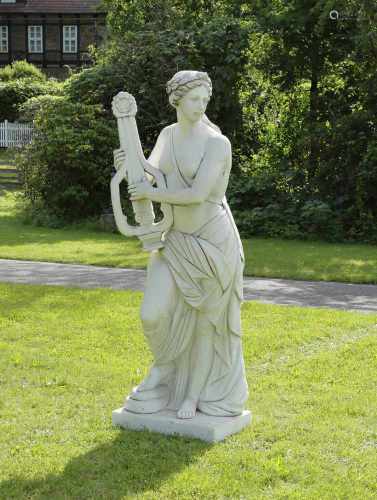 Italienischer Bildhauer(Tätig im 20. Jh. wohl in der Toskana)Große Parkskulptur einer Muse mit