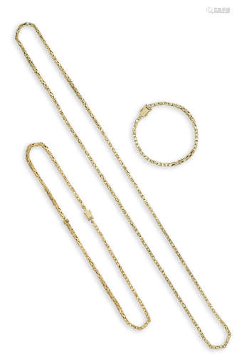 A GROUP OF JEWELLERY, composed of two byzantine-link gold necklaces and a bracelet, total gross