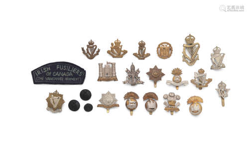 A MISCELLANEOUS COLLECTION OF WWI ROYAL IRISH CAP BADGES, including Royal Dublin Fusiliers, 8th King