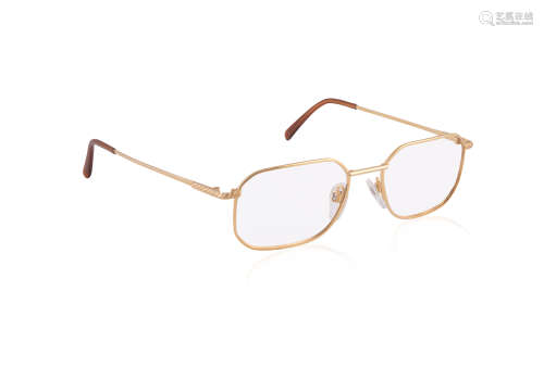 A PAIR OF GOLD VINTAGE FRAME GLASSES BY NEOSTYLE, in 18K gold, made in Germany, total gross weight
