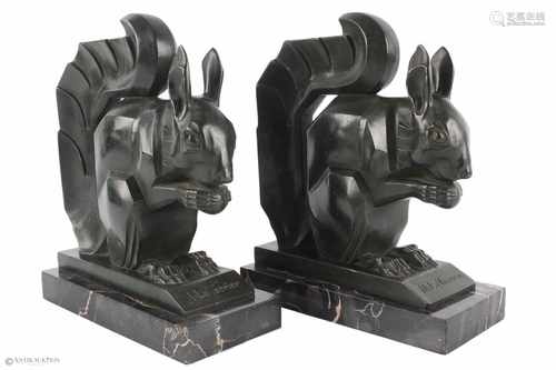 Max LE VERRIER (1891-1973) Paar Buchstützen als Eichhörnchen um 1925, Bookends shaped as mouflons