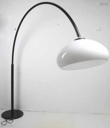 Große Bogenlampe Vintage,weisser Kunstoffschirm, schwarzes Metallgestell, Höhe bis 220 cm