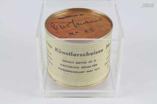 Piero MANZONI (1933-1963) - Merda d'artista - Künstlerscheisse,Dose mit Inhalt im Schaukasten, 8 x