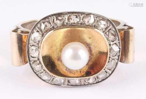 Art Deco 333 Goldring mit Perle und 16 DiamantenGG & WG 333/000, antiker Gelbgold und Weißgold