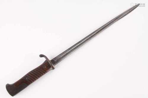 Deutsches Bajonett für 1898 Mauser,Holzgriffe mit Stahlschrauben, gerade einschneidige Klinge mit