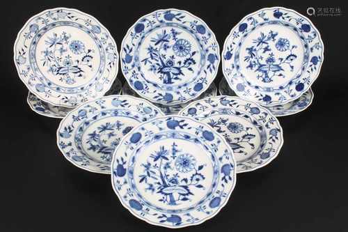 Meissen 9 Speiseteller Zwiebelmuster Knaufzeit,Schwertermarke mit 2 Scheifstrichen, 2. Wahl,