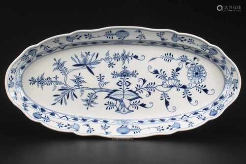 Meissen riesige Fischplatte Beilagenplatte 61x29cm Zwiebelmuster Knaufzeit,Schwertermarke 1. Wahl,