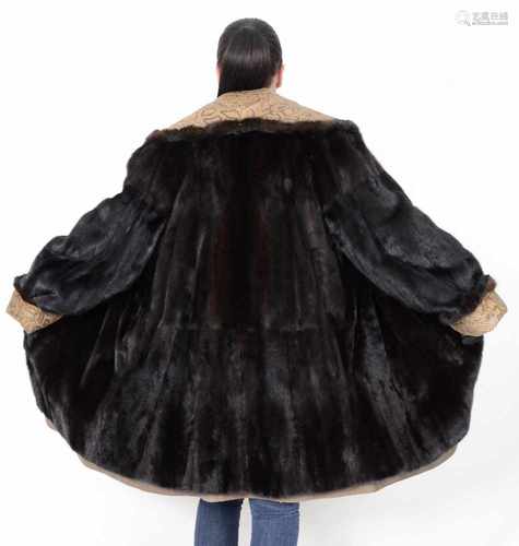 Nerzmantel, Pelzmantel, Seeschlange bedruckt Gr.: 44/46Mink fur coat, sea serpent prindet, Size: