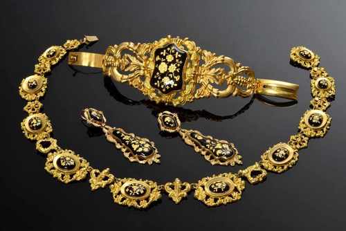 Vier Teile Biedermeier Schaumgold Parure mit schwarzem floral ornamentiertem Emaille und Glasfluss