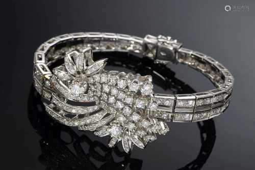 Extravagantes WG 750 Armband mit floralem Diamant Mittelteil (zus. ca. 5.20ct/VSI-SI/W-CR, 3,91x2,