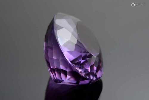 Amethyst (ca.36,4ct), oval, facettiert, Brasilien, 7,31g, 2,37x1,7x1,3cmAmethyst (ca.36,4ct),