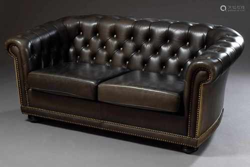 Kleines Chesterfield Zweisitz Sofa mit kapitonierter Lehne, schwarzes Leder, 40/65x155x80cmSmall